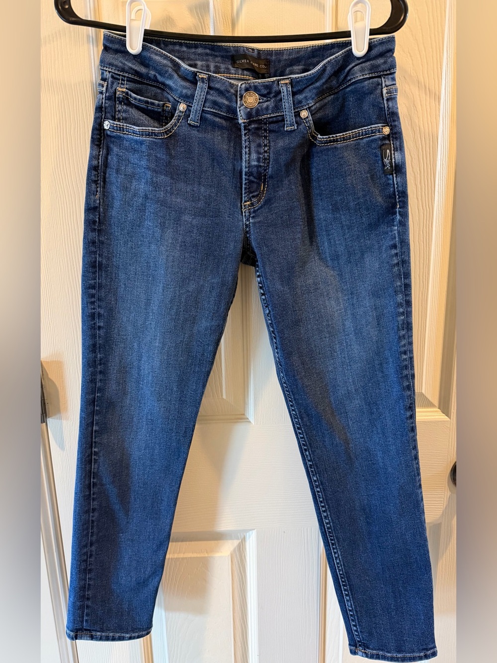 Dark Blue Women’s Levi Silver Stretch Jeans 28 x 25 on tag NICE